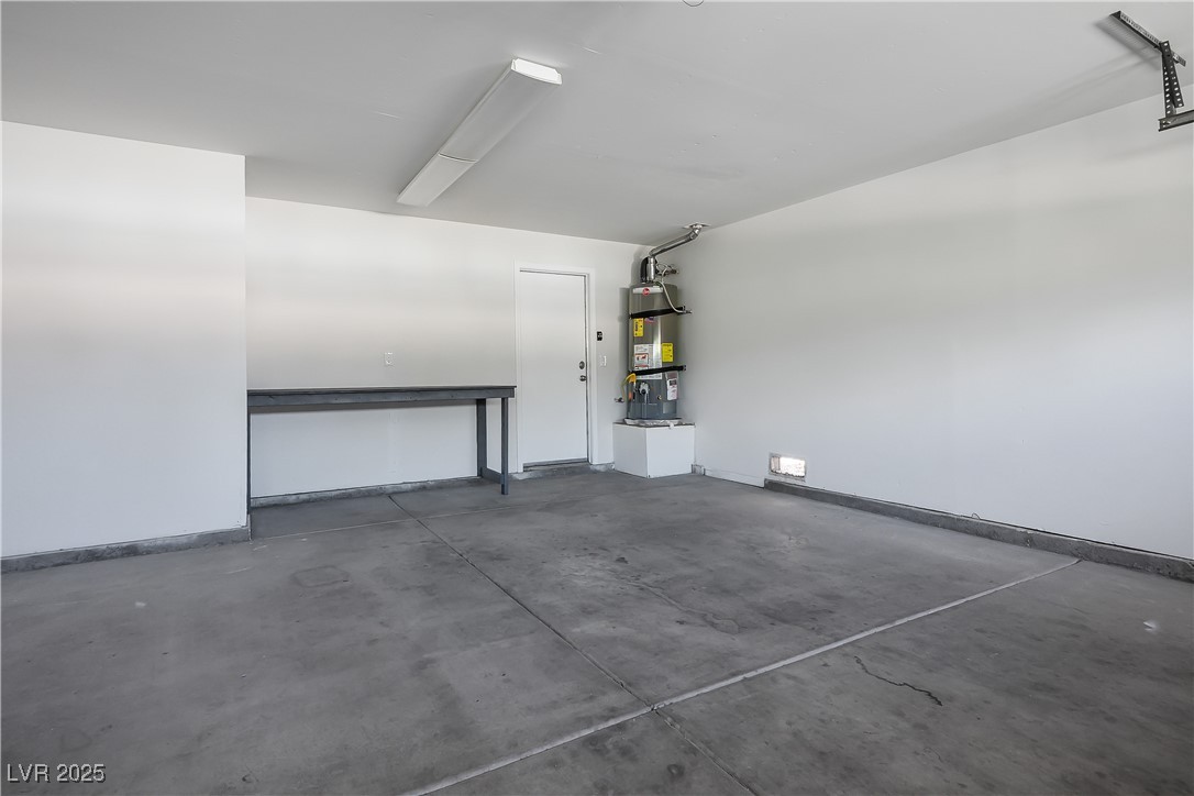 2439 Avenida Flores
