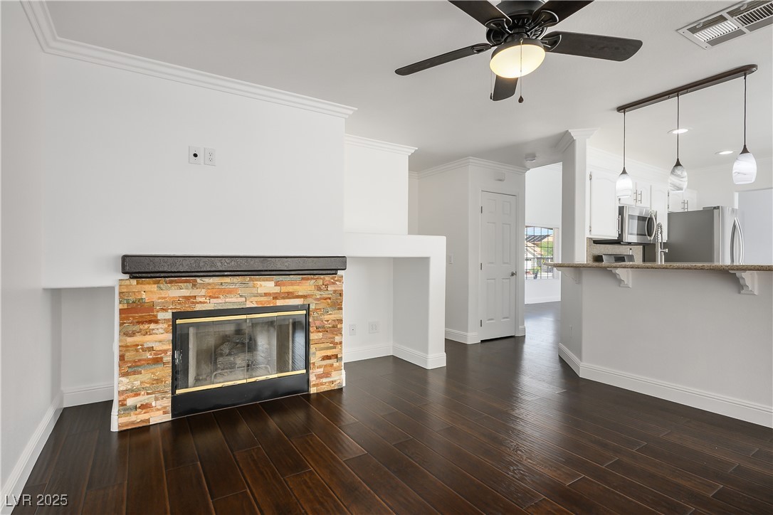 2439 Avenida Flores