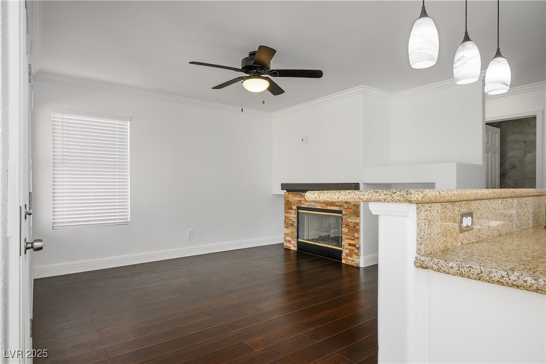 2439 Avenida Flores