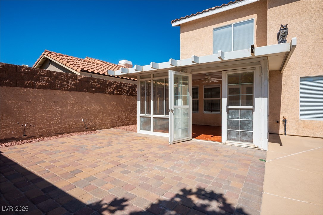 2439 Avenida Flores