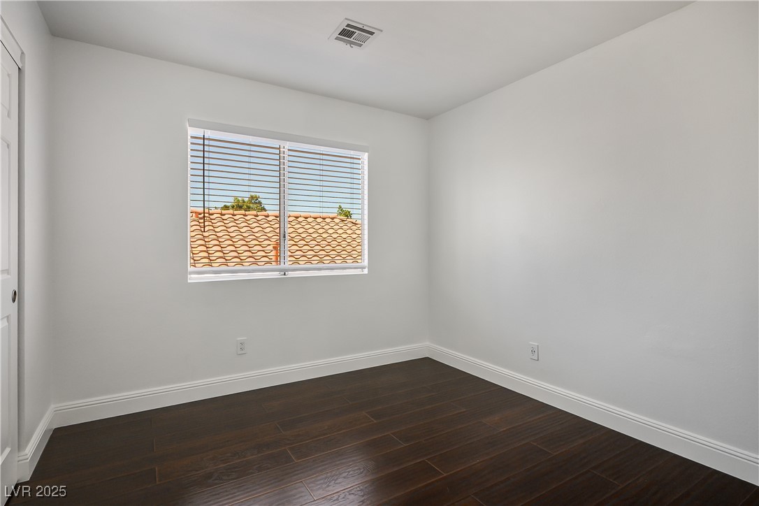 2439 Avenida Flores