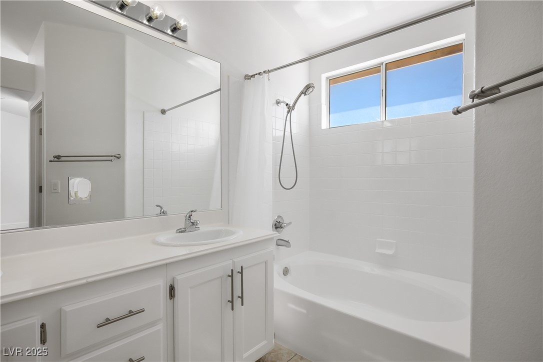 2439 Avenida Flores