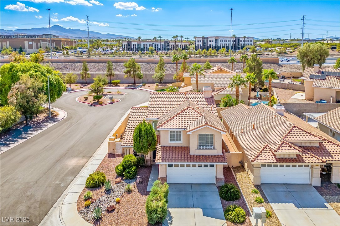 2439 Avenida Flores