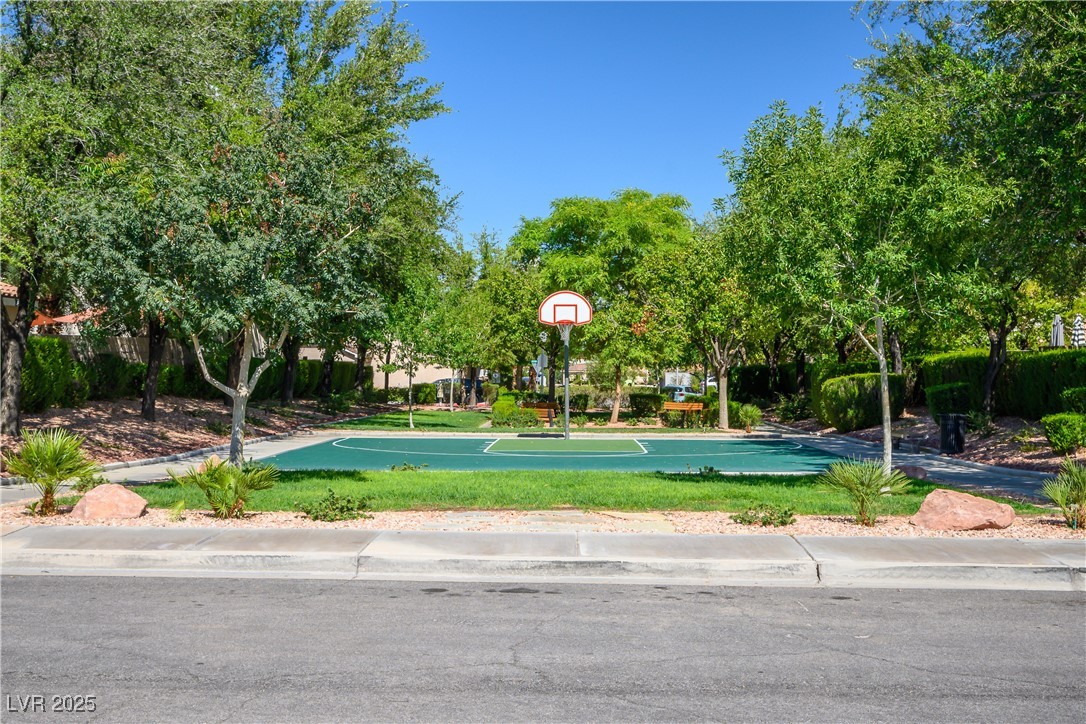 2439 Avenida Flores