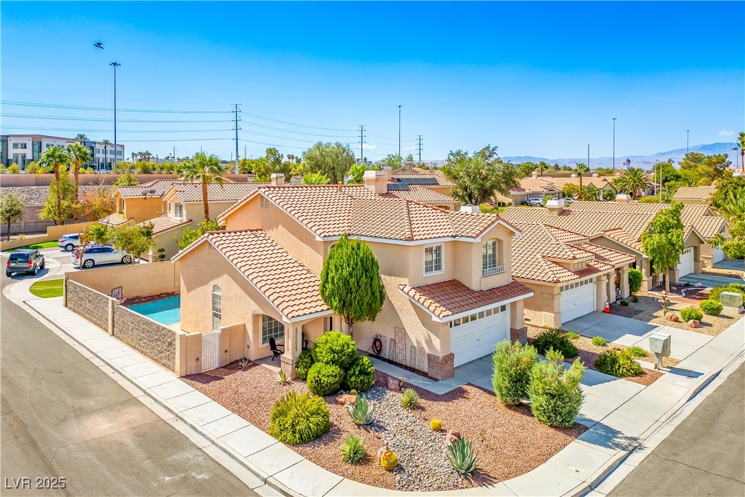 2439 Avenida Flores