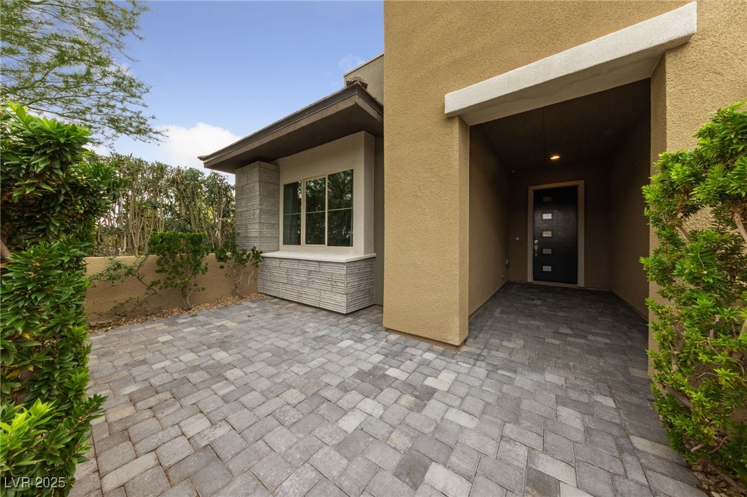 6033 Silvalde Lane