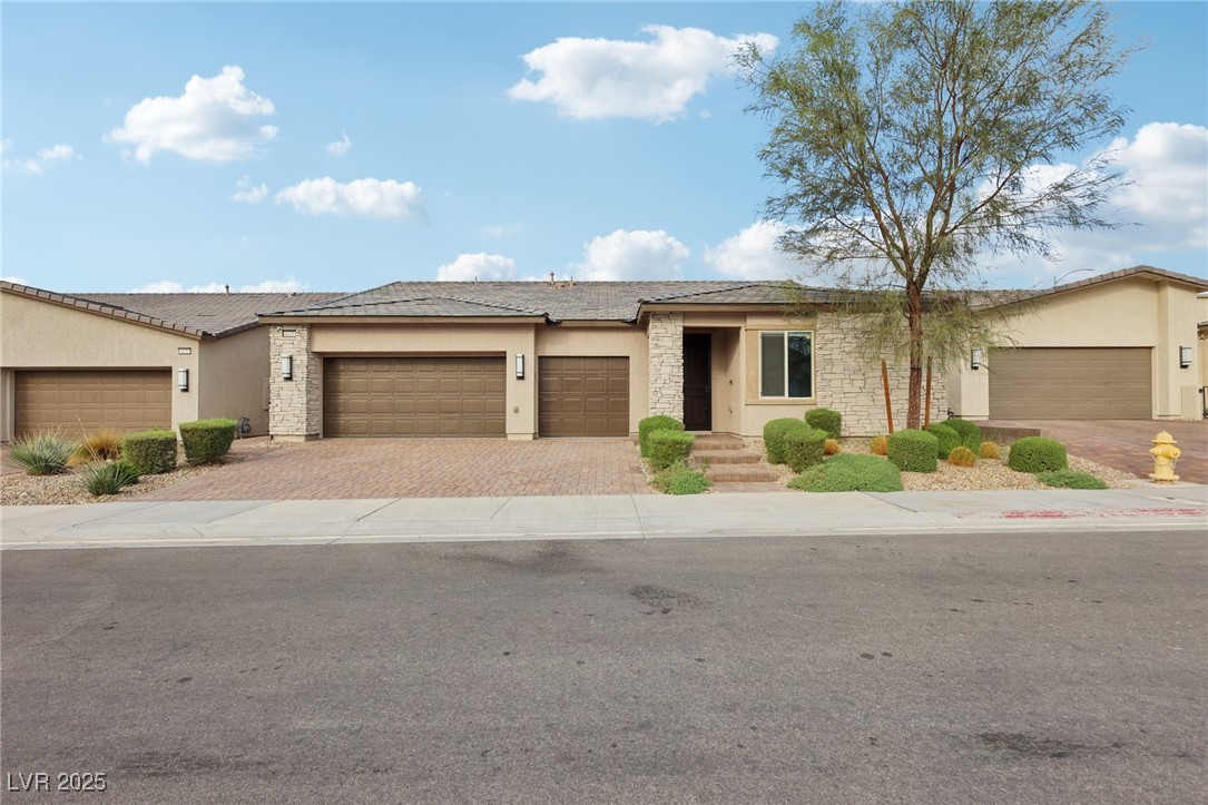 6635 Windy Palm Street