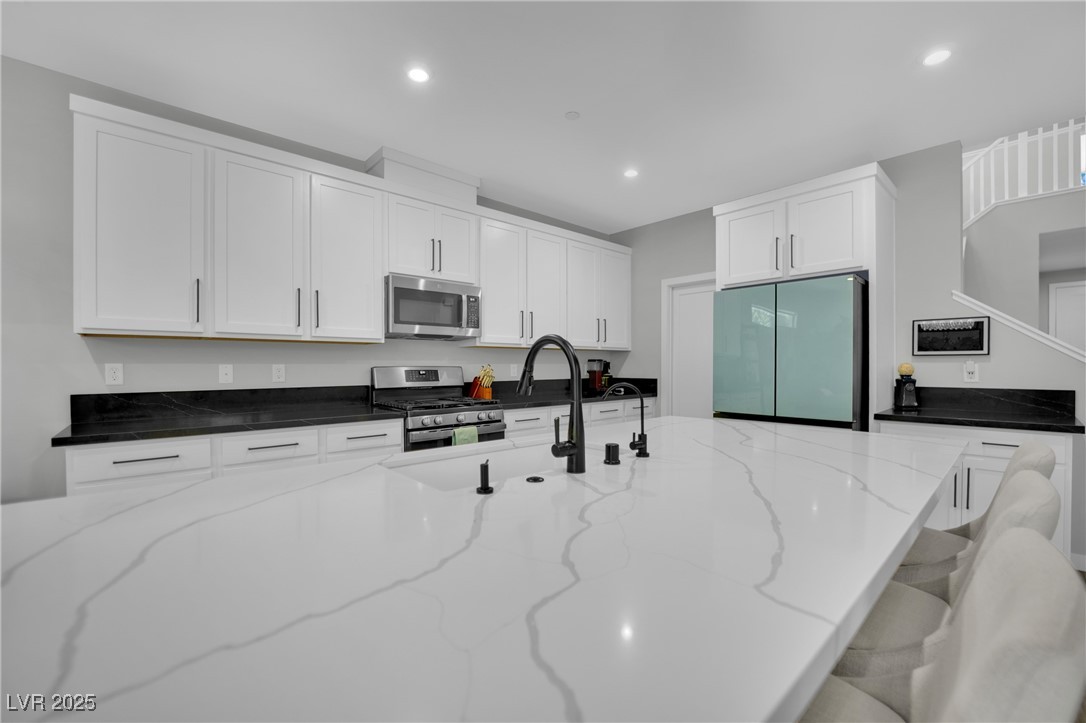 3251 Fountaintree Avenue