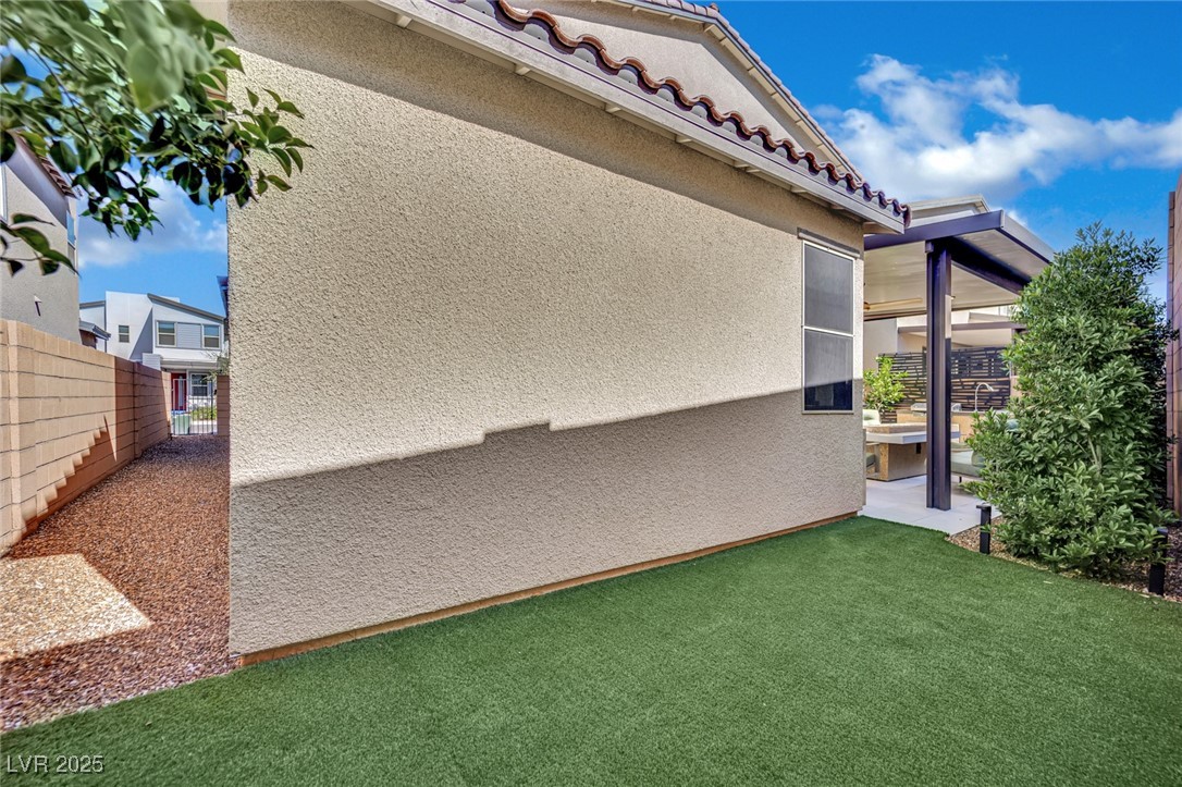 3251 Fountaintree Avenue