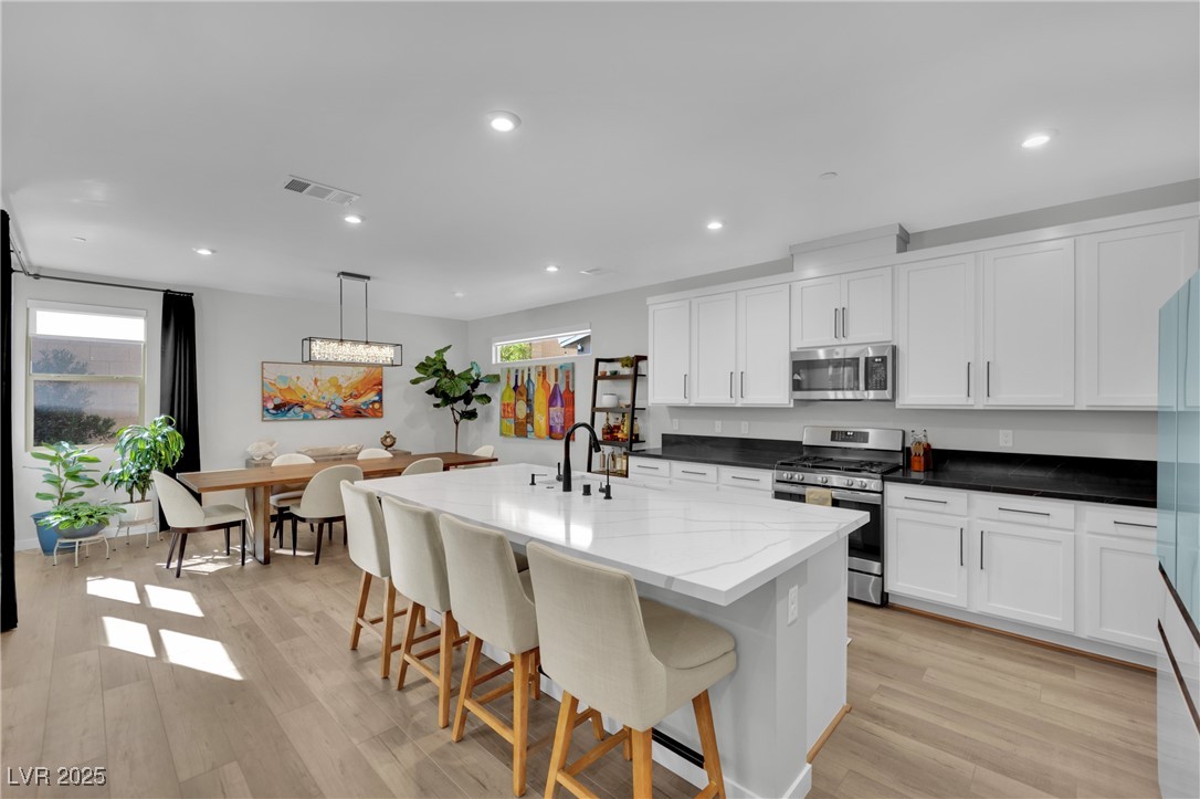 3251 Fountaintree Avenue