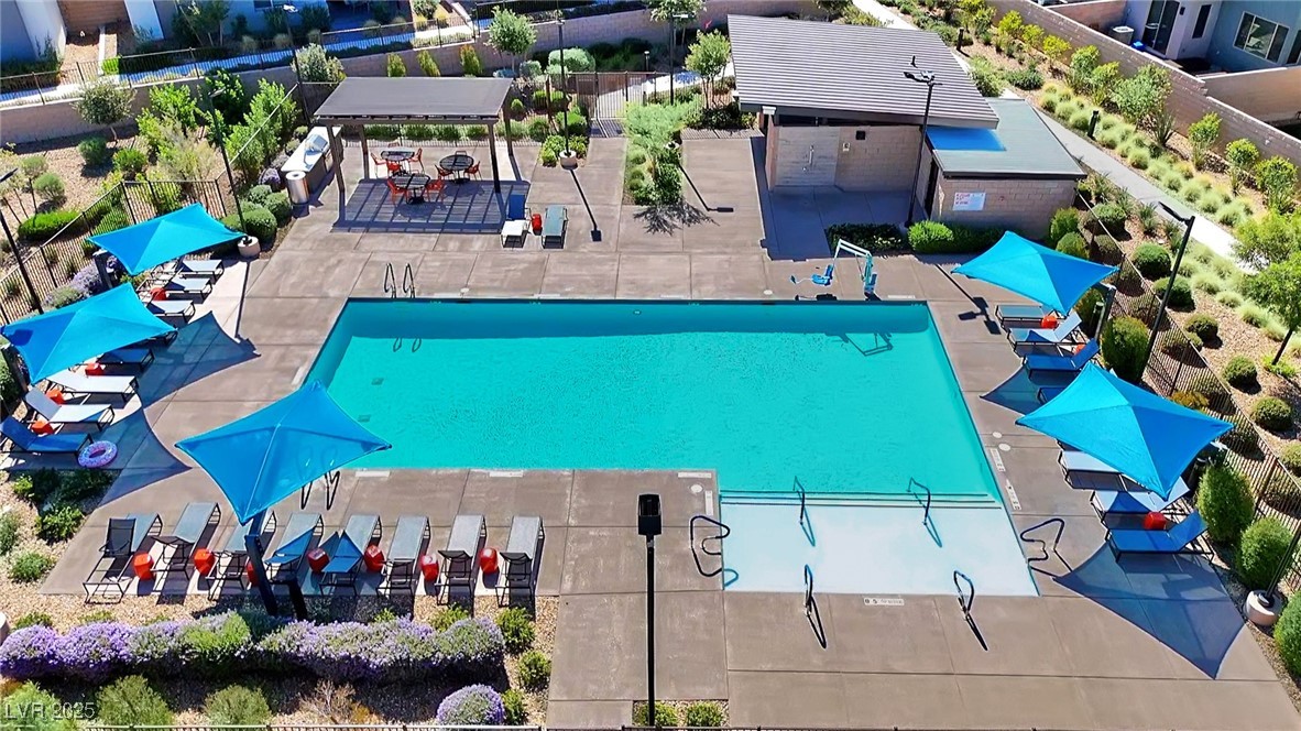 3251 Fountaintree Avenue