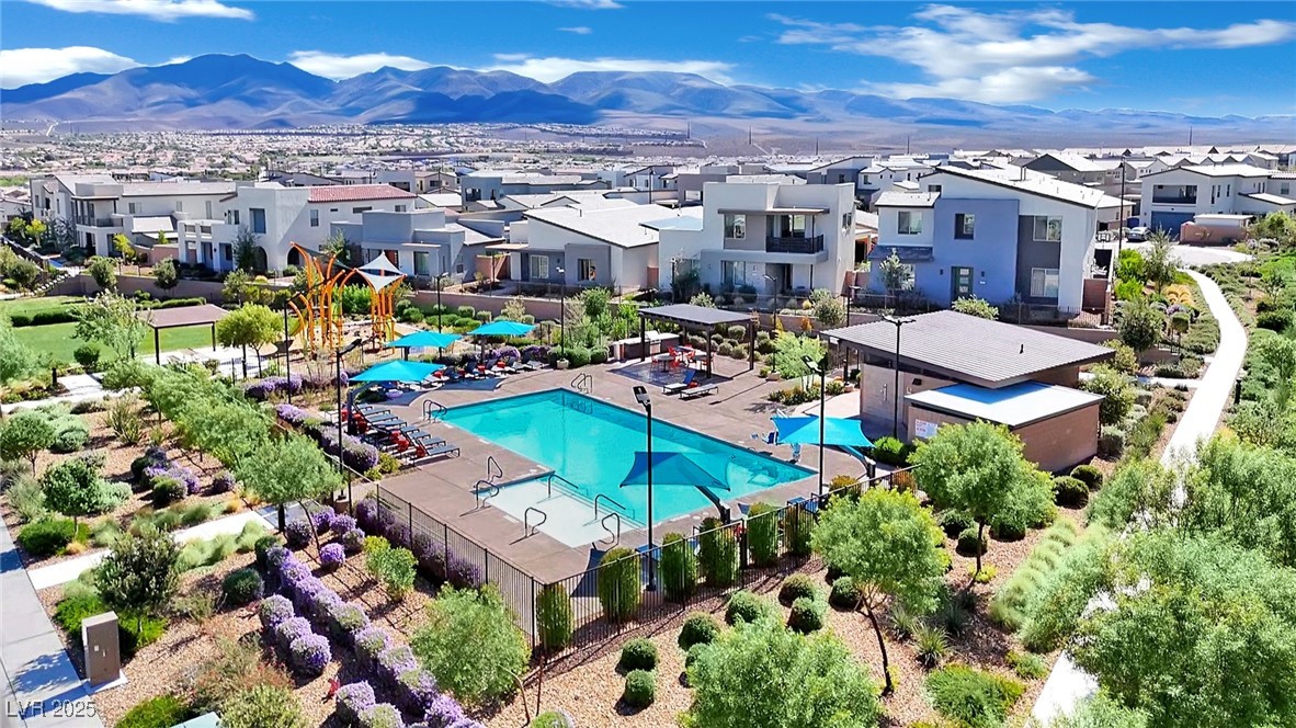 3251 Fountaintree Avenue