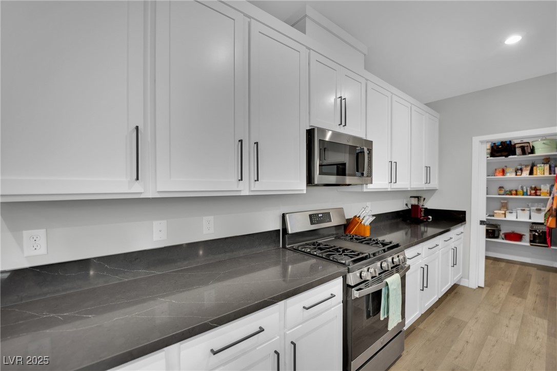 3251 Fountaintree Avenue