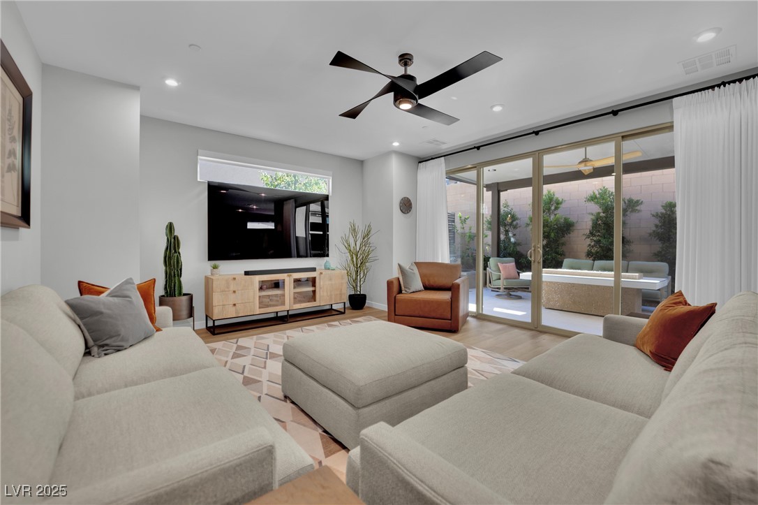 3251 Fountaintree Avenue