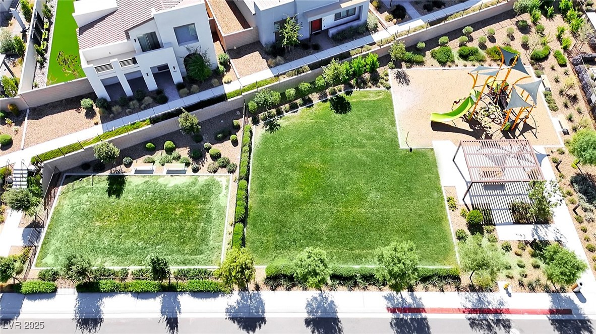 3251 Fountaintree Avenue