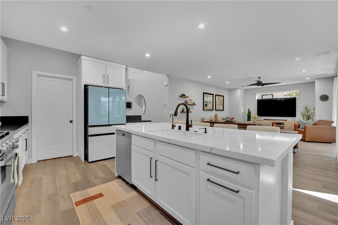 3251 Fountaintree Avenue