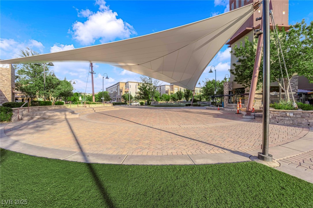 3251 Fountaintree Avenue