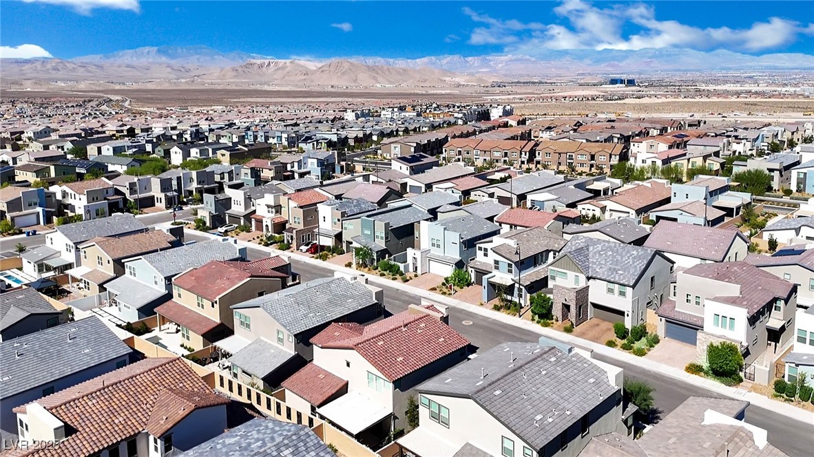 3251 Fountaintree Avenue