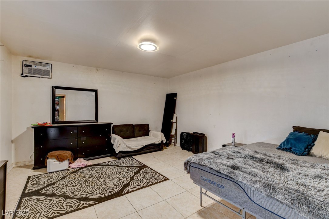 2302 El Molino Circle