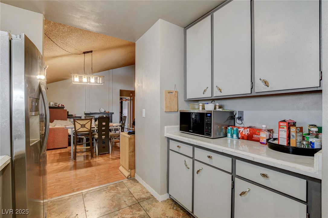 2302 El Molino Circle