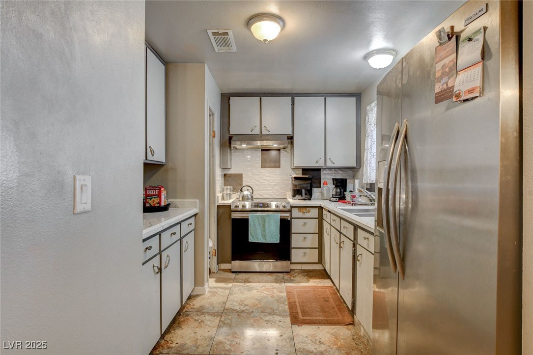 2302 El Molino Circle