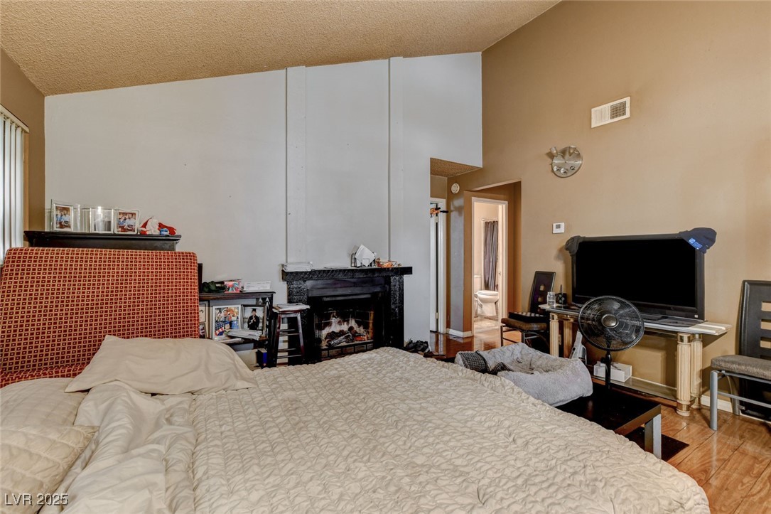 2302 El Molino Circle