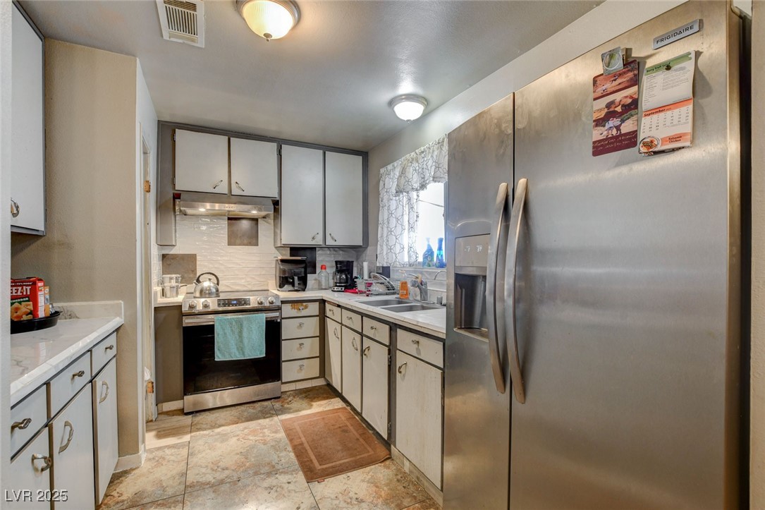 2302 El Molino Circle