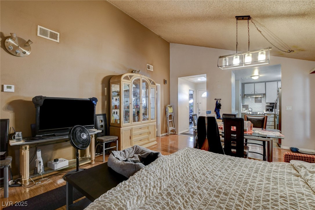 2302 El Molino Circle