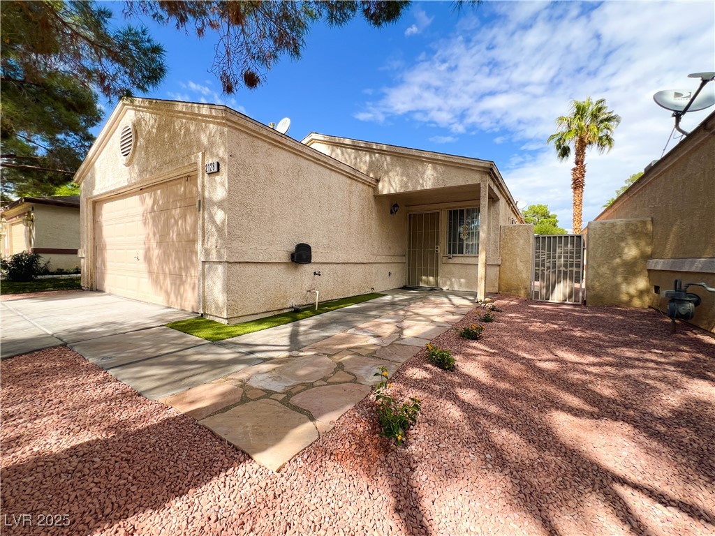 2128 Velvet Hill Avenue