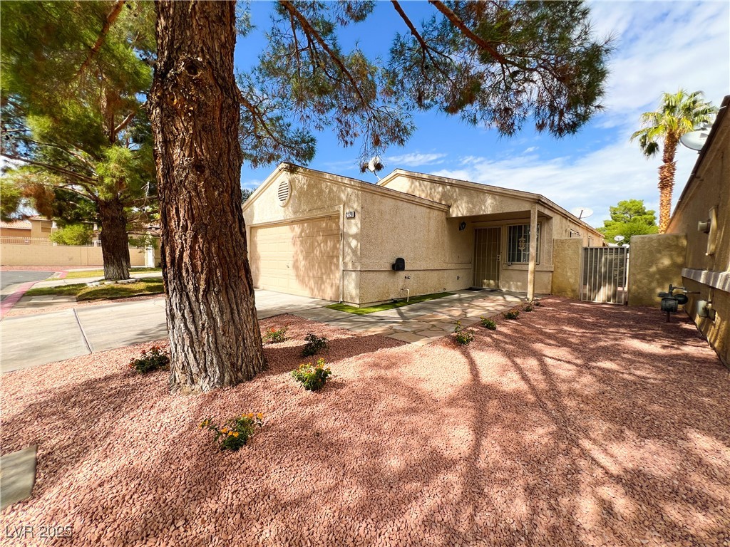 2128 Velvet Hill Avenue