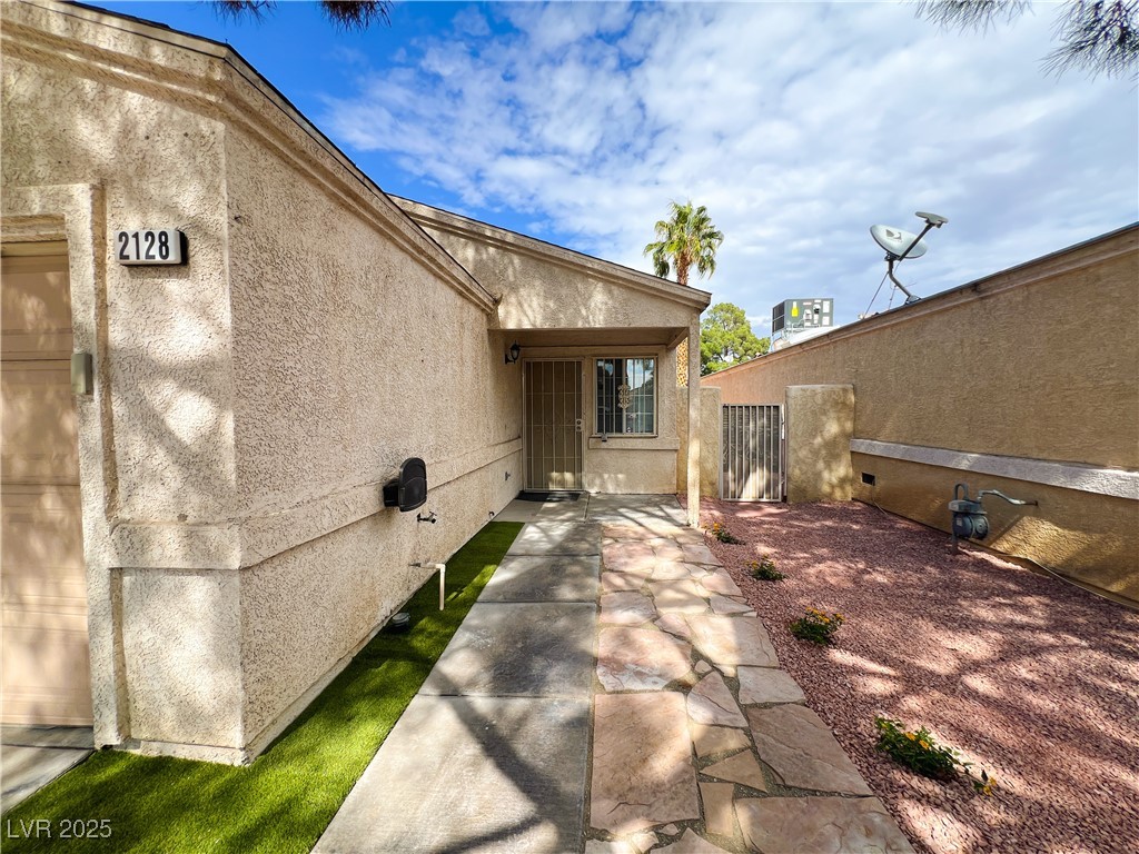 2128 Velvet Hill Avenue