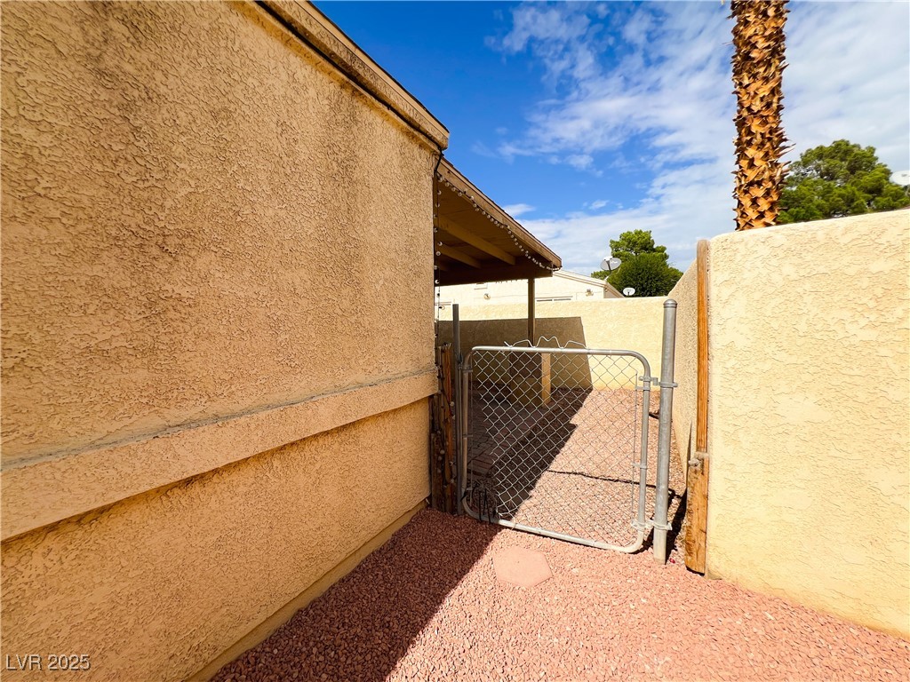 2128 Velvet Hill Avenue