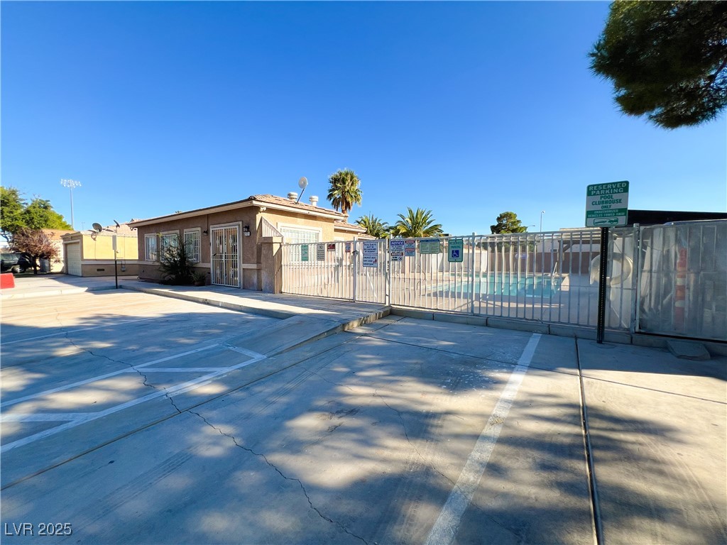 2128 Velvet Hill Avenue