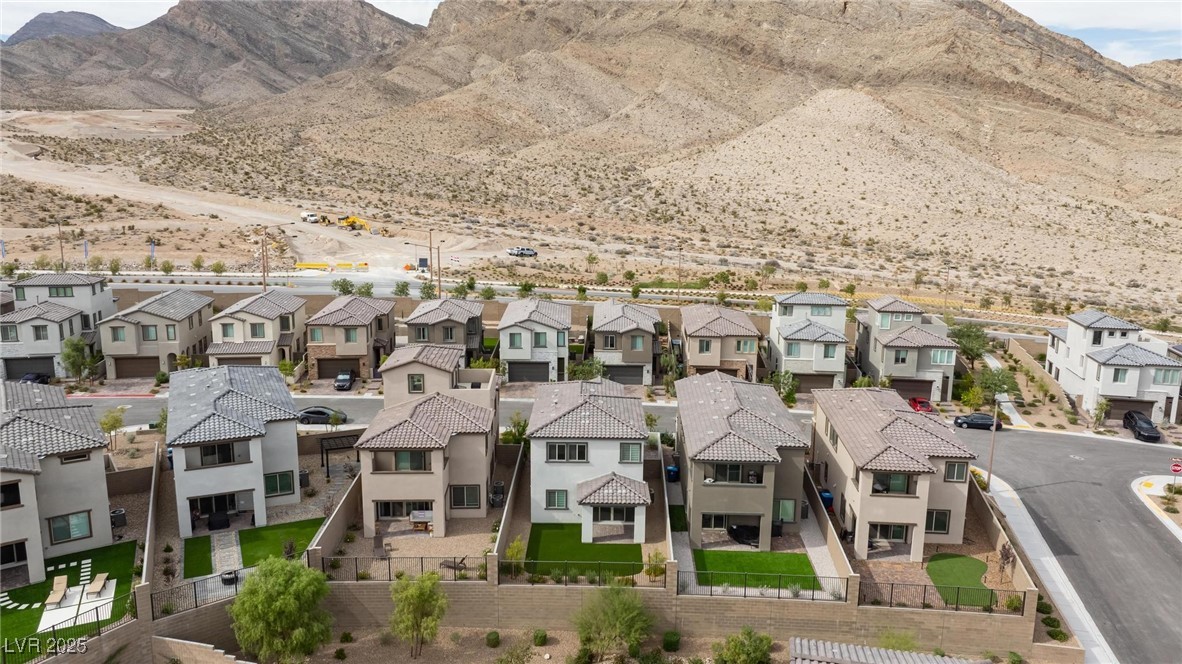 11683 Desert Hollow Avenue