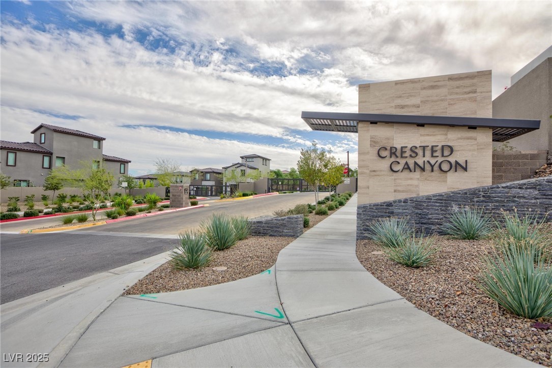 11683 Desert Hollow Avenue