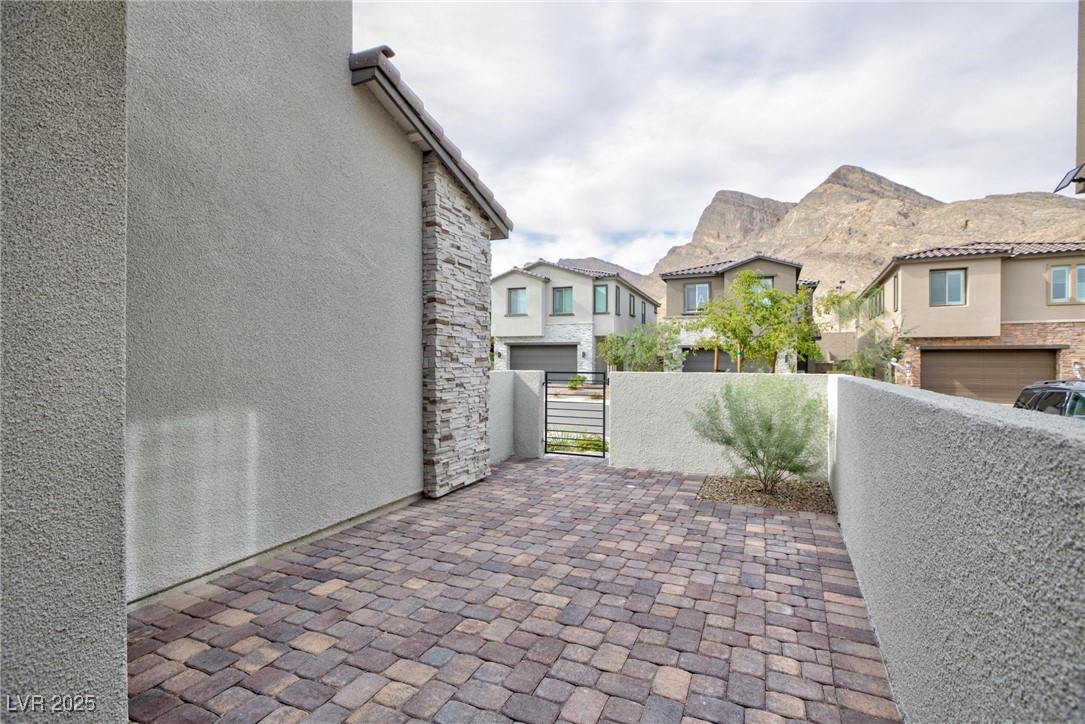 11683 Desert Hollow Avenue