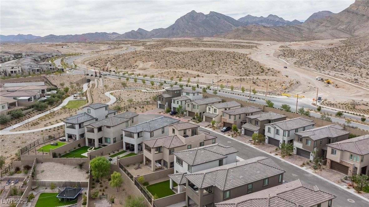 11683 Desert Hollow Avenue