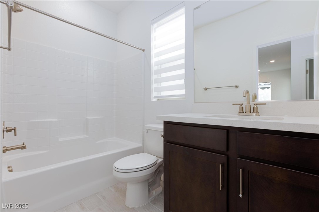 11683 Desert Hollow Avenue