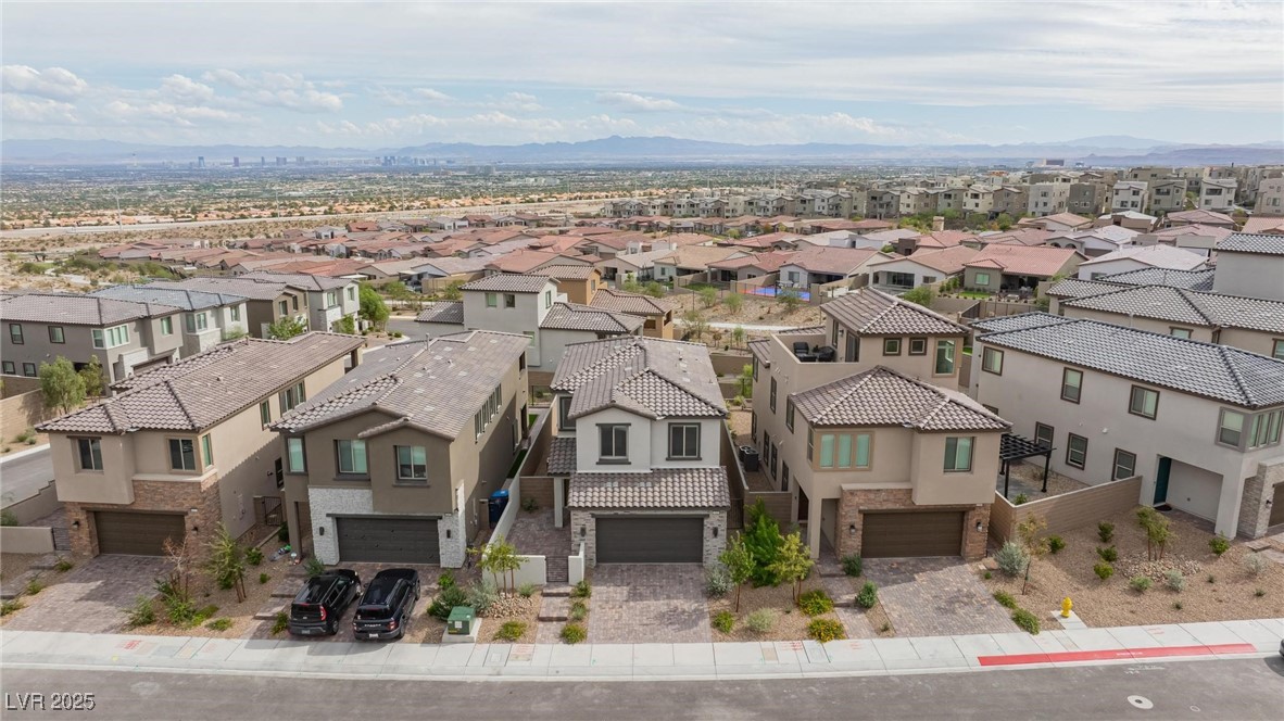 11683 Desert Hollow Avenue