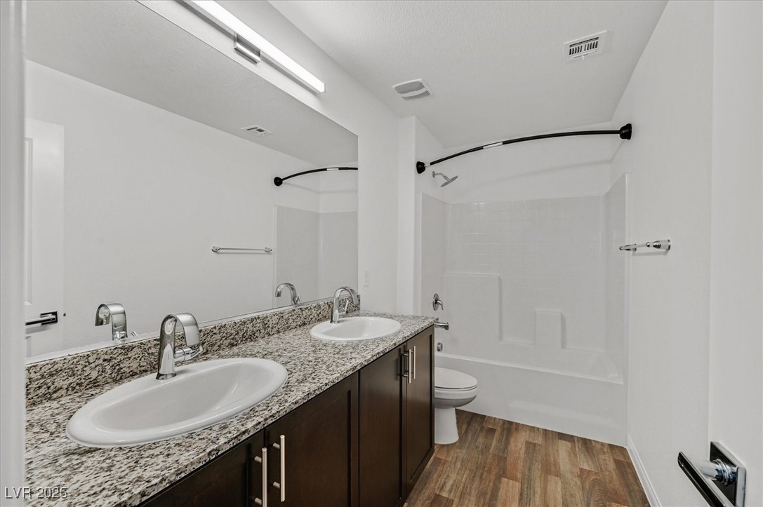 2698 Weathered Copper Avenue