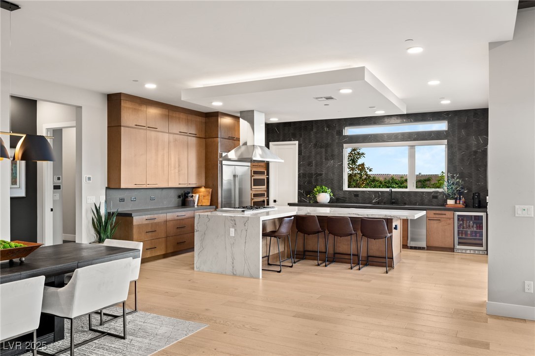 396 Cliff Terrace Avenue