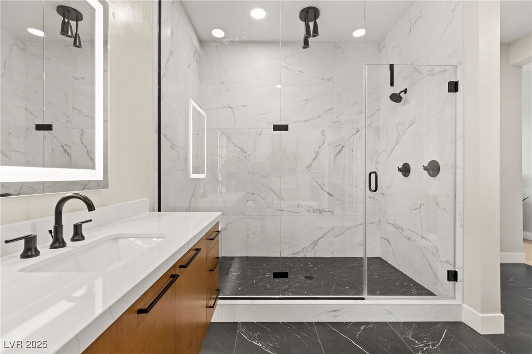 396 Cliff Terrace Avenue