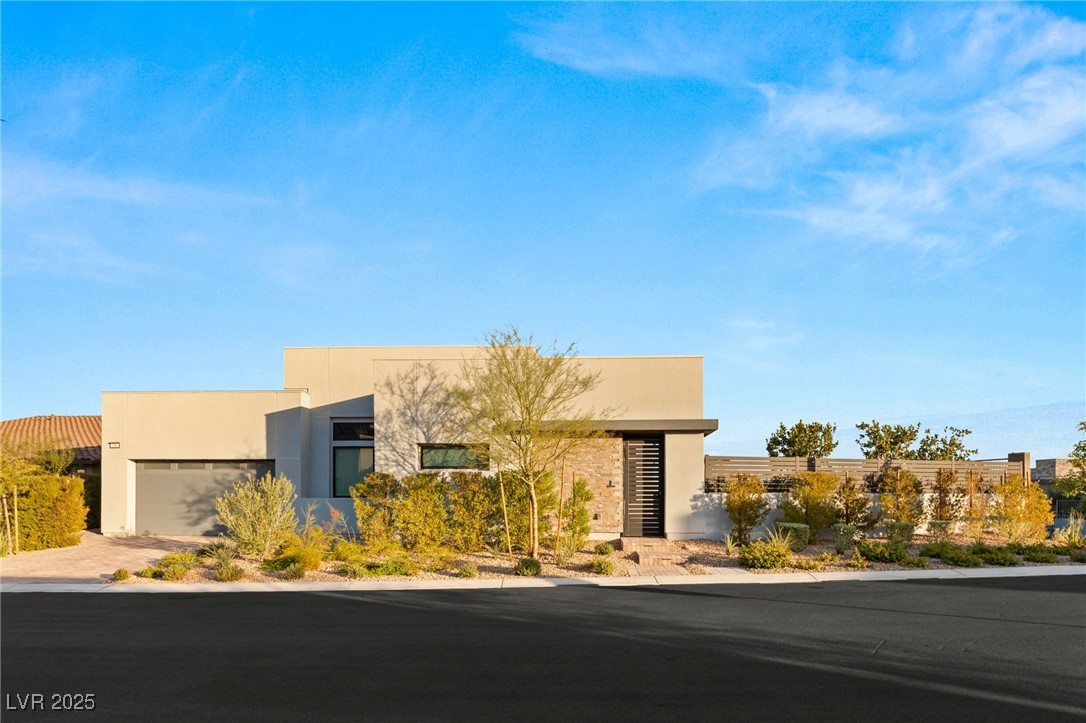 396 Cliff Terrace Avenue