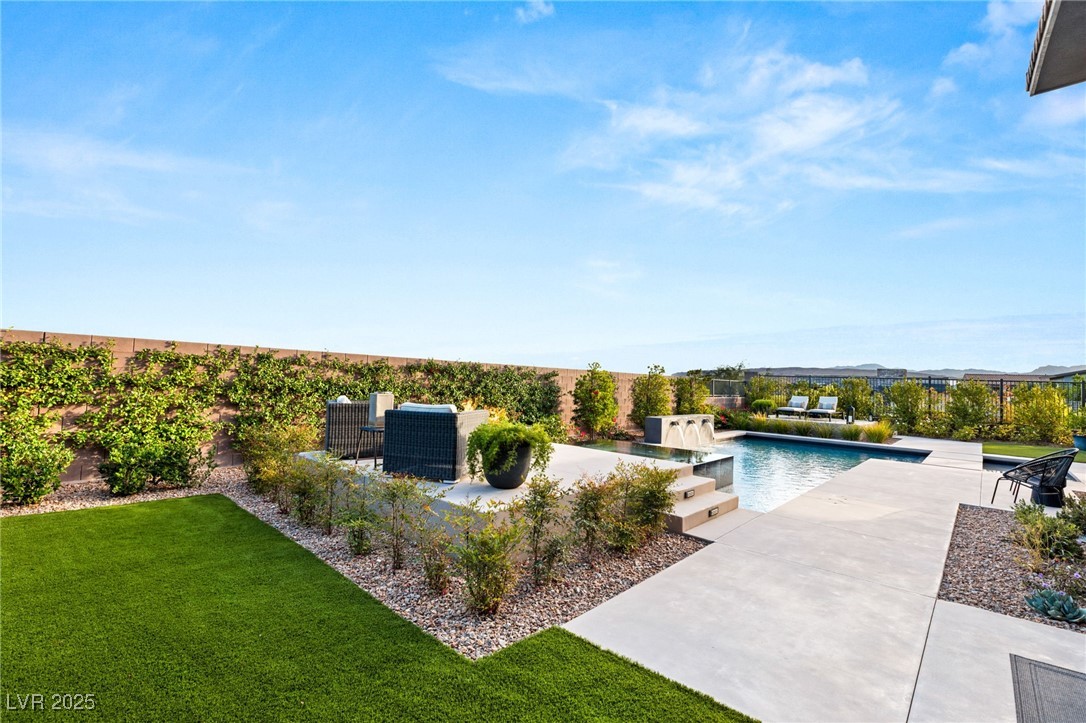 396 Cliff Terrace Avenue