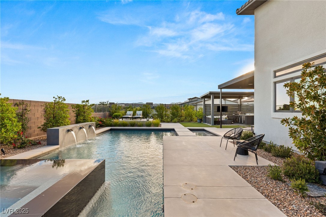 396 Cliff Terrace Avenue