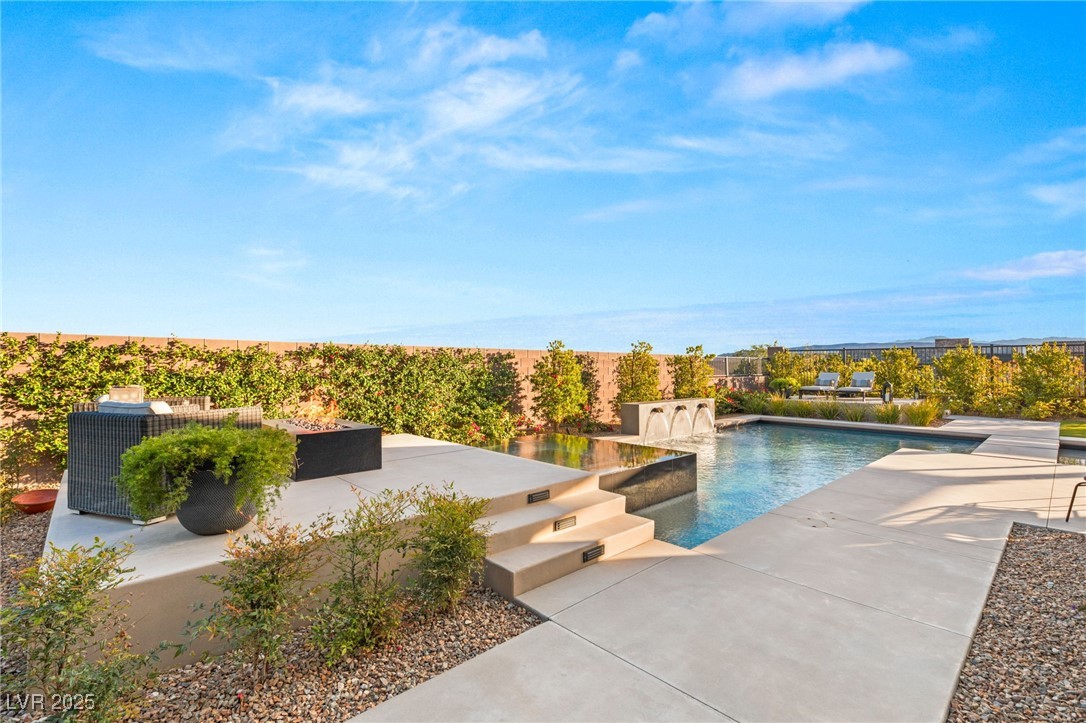 396 Cliff Terrace Avenue