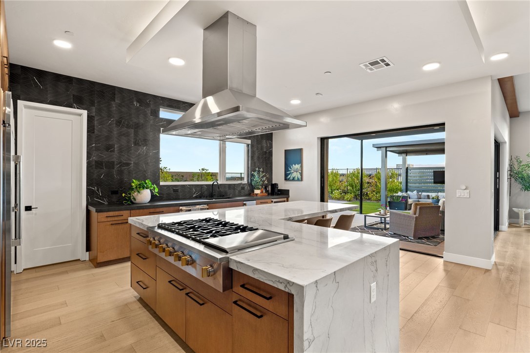 396 Cliff Terrace Avenue