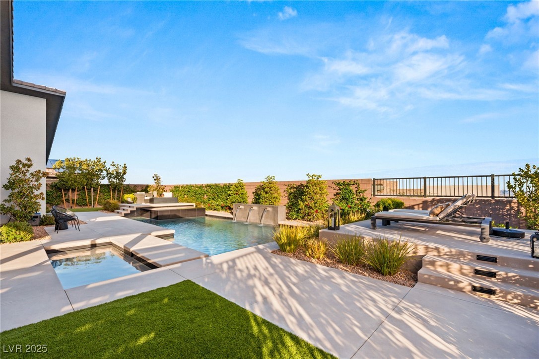 396 Cliff Terrace Avenue