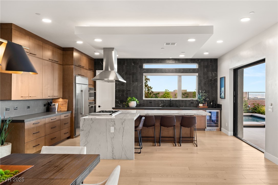 396 Cliff Terrace Avenue