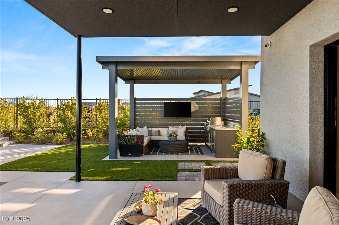 396 Cliff Terrace Avenue